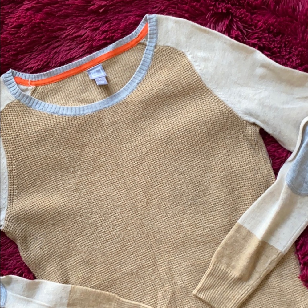 JCP tan sweater - Picture 2 of 14